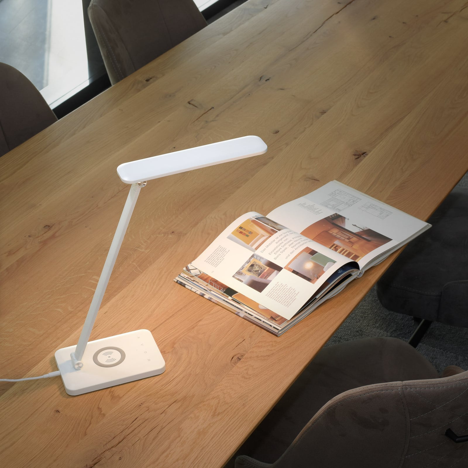 LED skrivebordslampe Florentina bakside med ladefunksjon