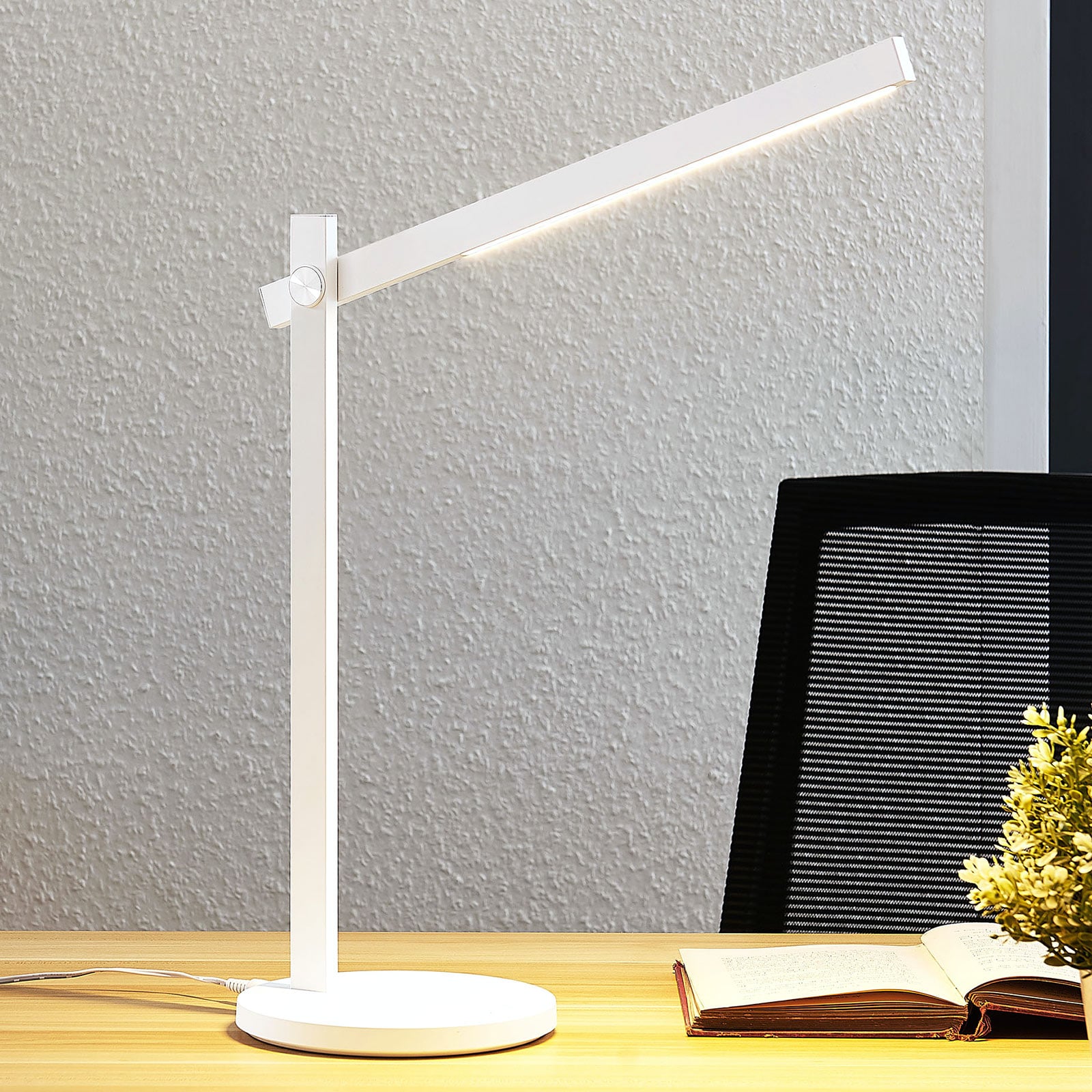 LED skrivebordslampe Loretta dimbar hvit 43 cm CCT forfra