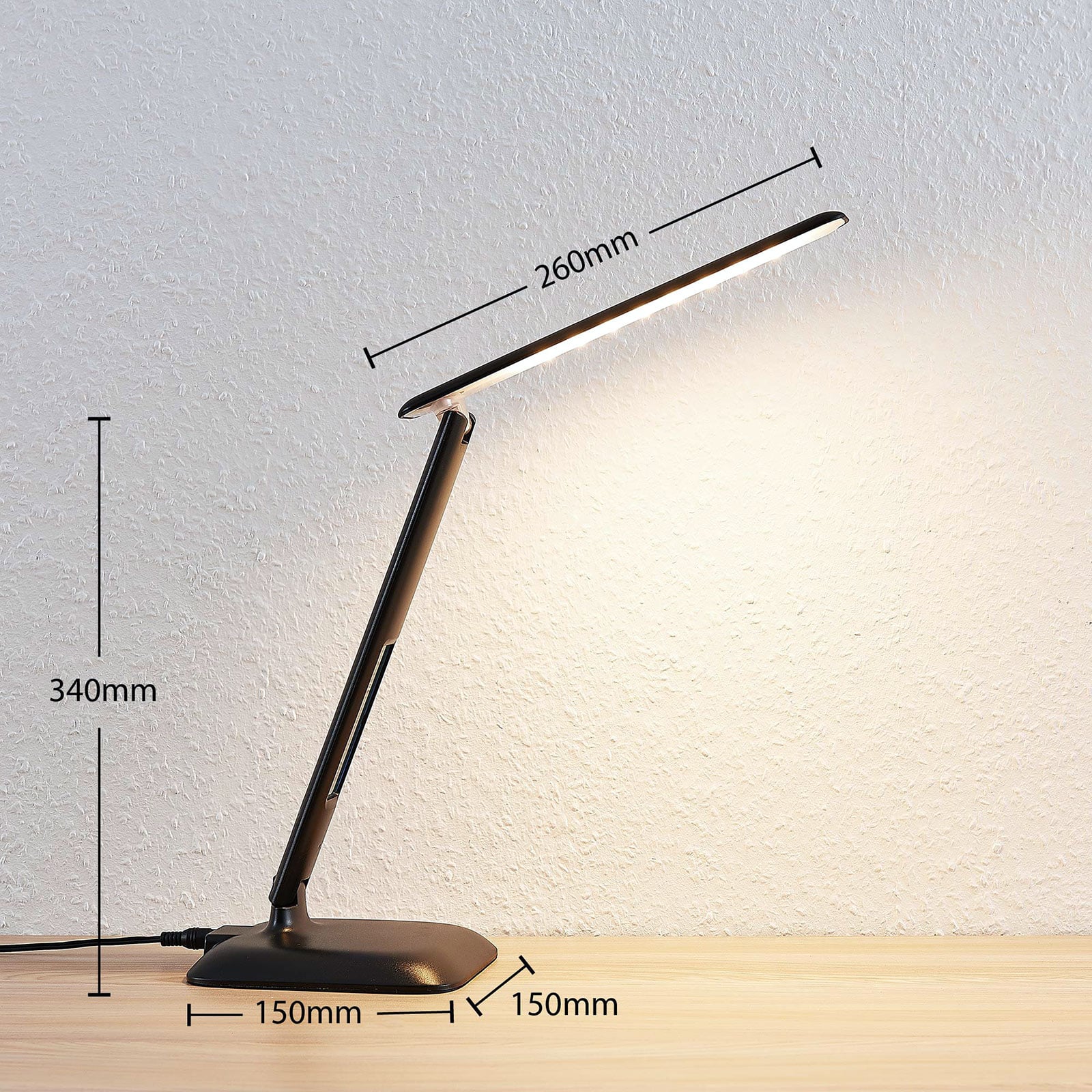 LED skrivebordslampe Ludmilla dimbar med display svart montert på skrivebord
