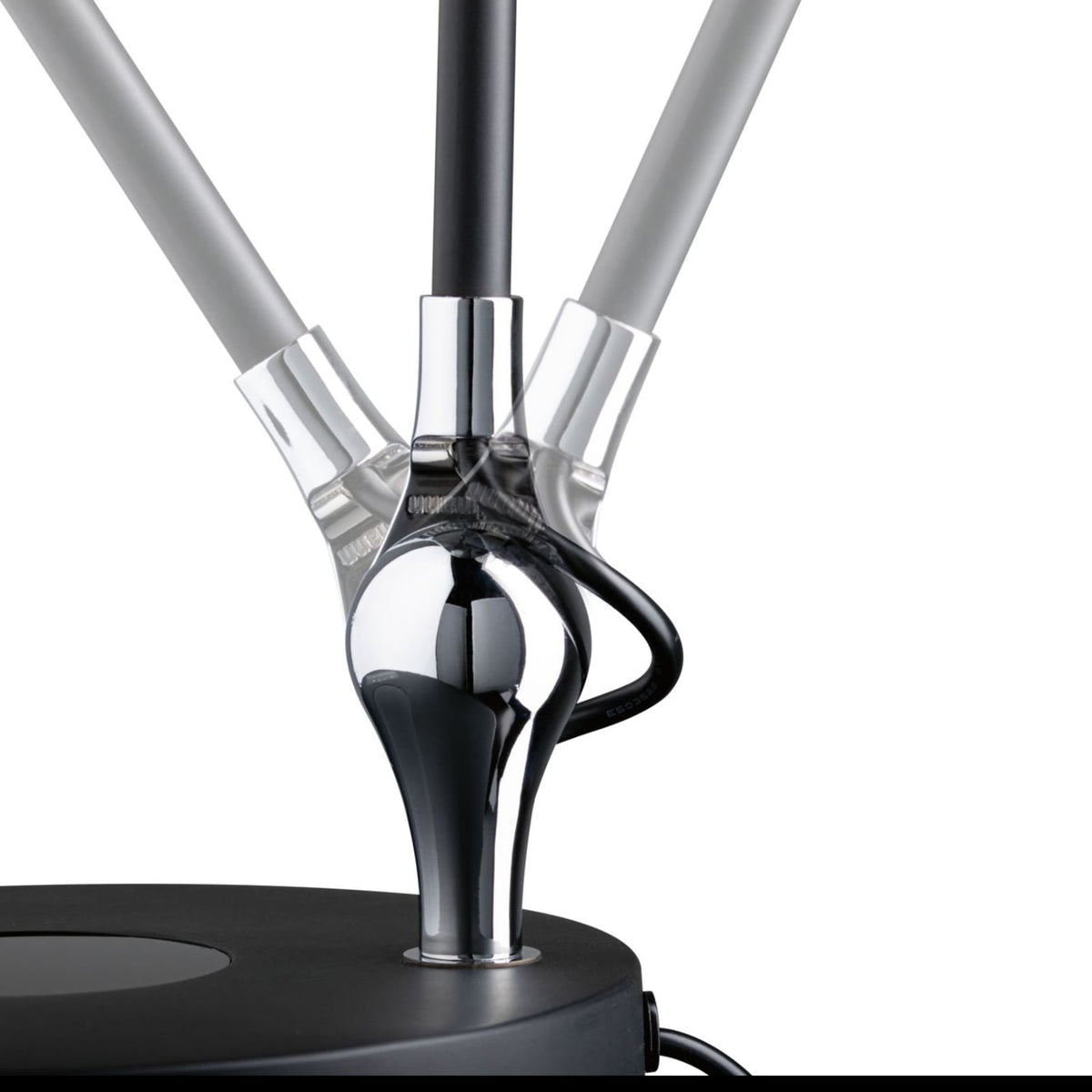LED skrivebordslampe Numis dimbar CCT med trådløs lading svart lampekropp