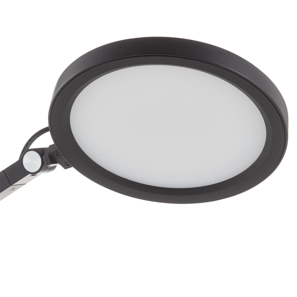 LED skrivebordslampe Regina dimbar svart CCT 80 cm montert på skrivebord