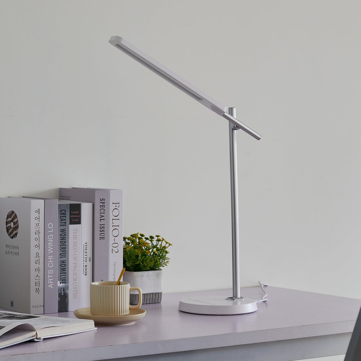 LED skrivebordslampe Valtorin dimbar hvit 7,2W 4000K bakside
