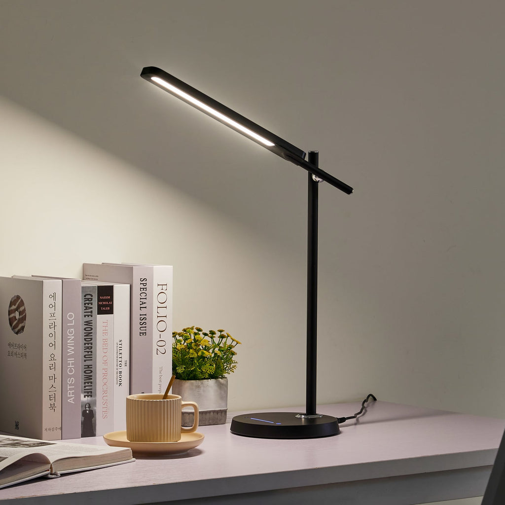 LED skrivebordslampe Valtorin dimbar svart forfra