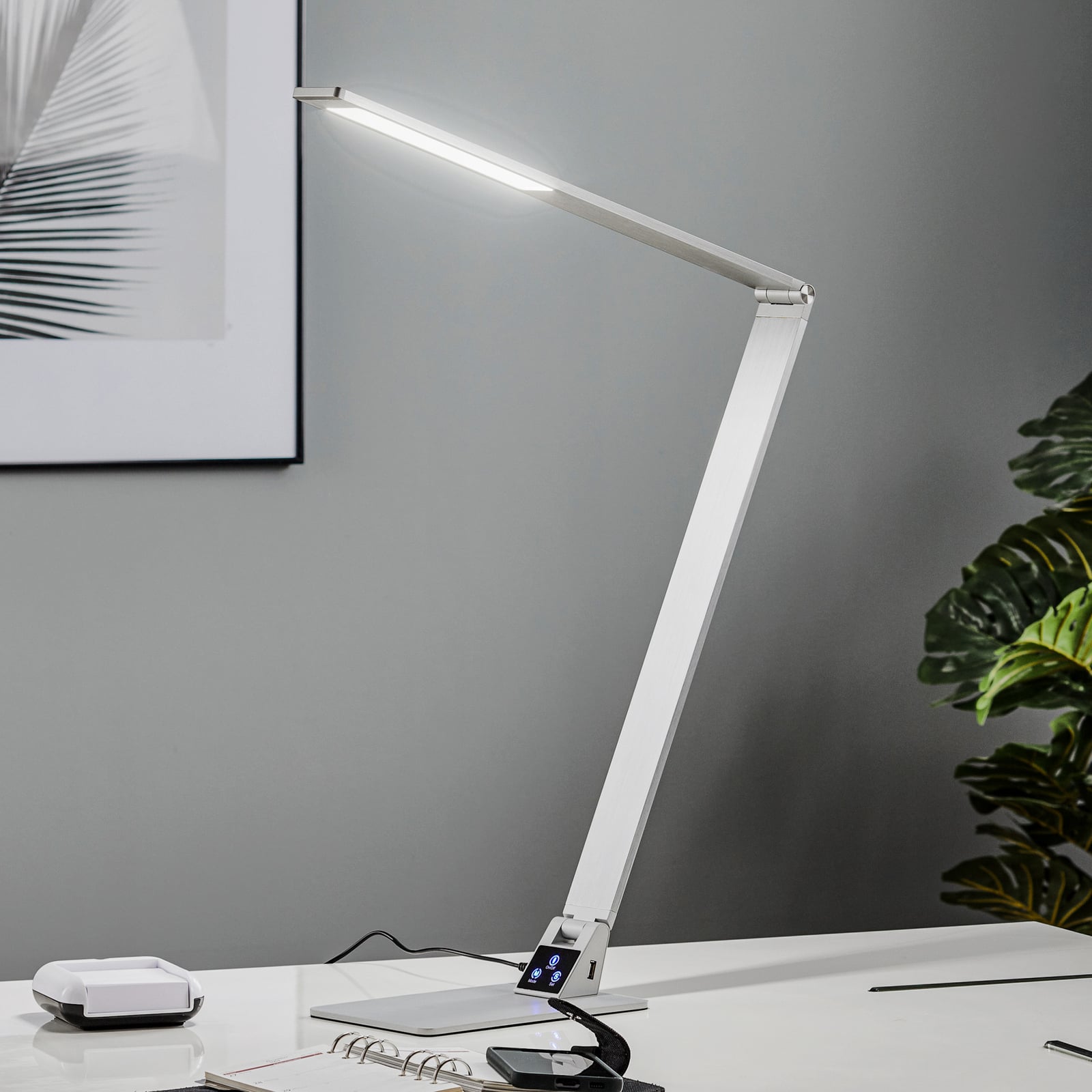 LED skrivebordslampe Wasp aluminium dimbar CCT 12W fra Fabas Luce forfra