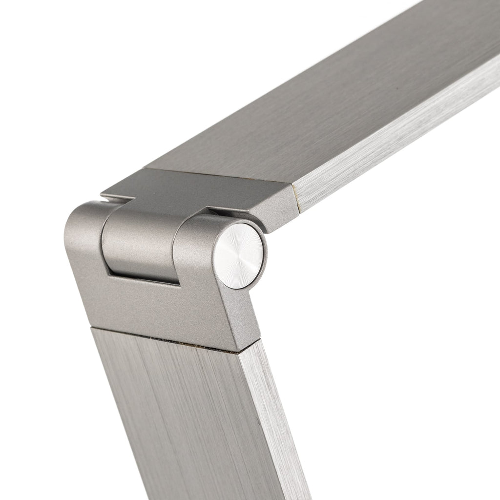 Nærbilde av USB-port på LED skrivebordslampe Wasp aluminium dimbar CCT 12W