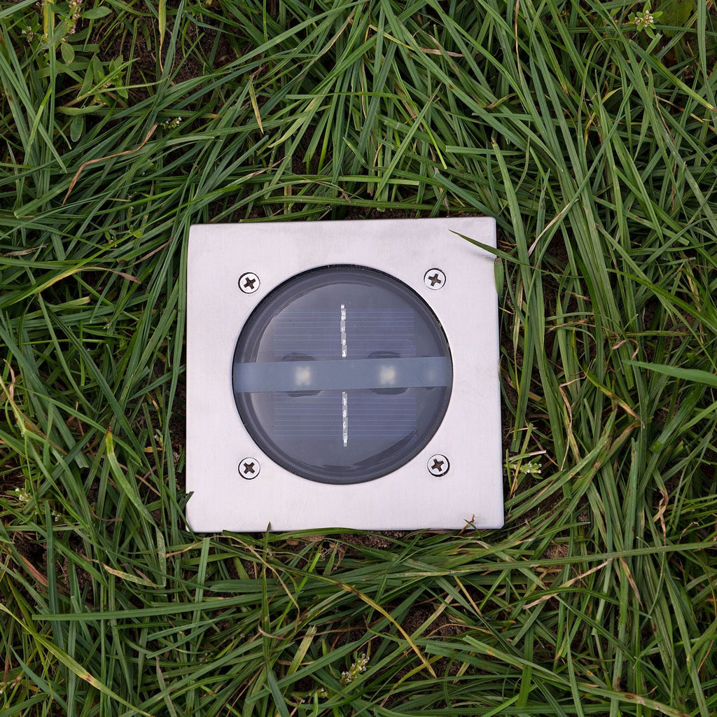 LED solcelle bakkespot Lugo montert i hage