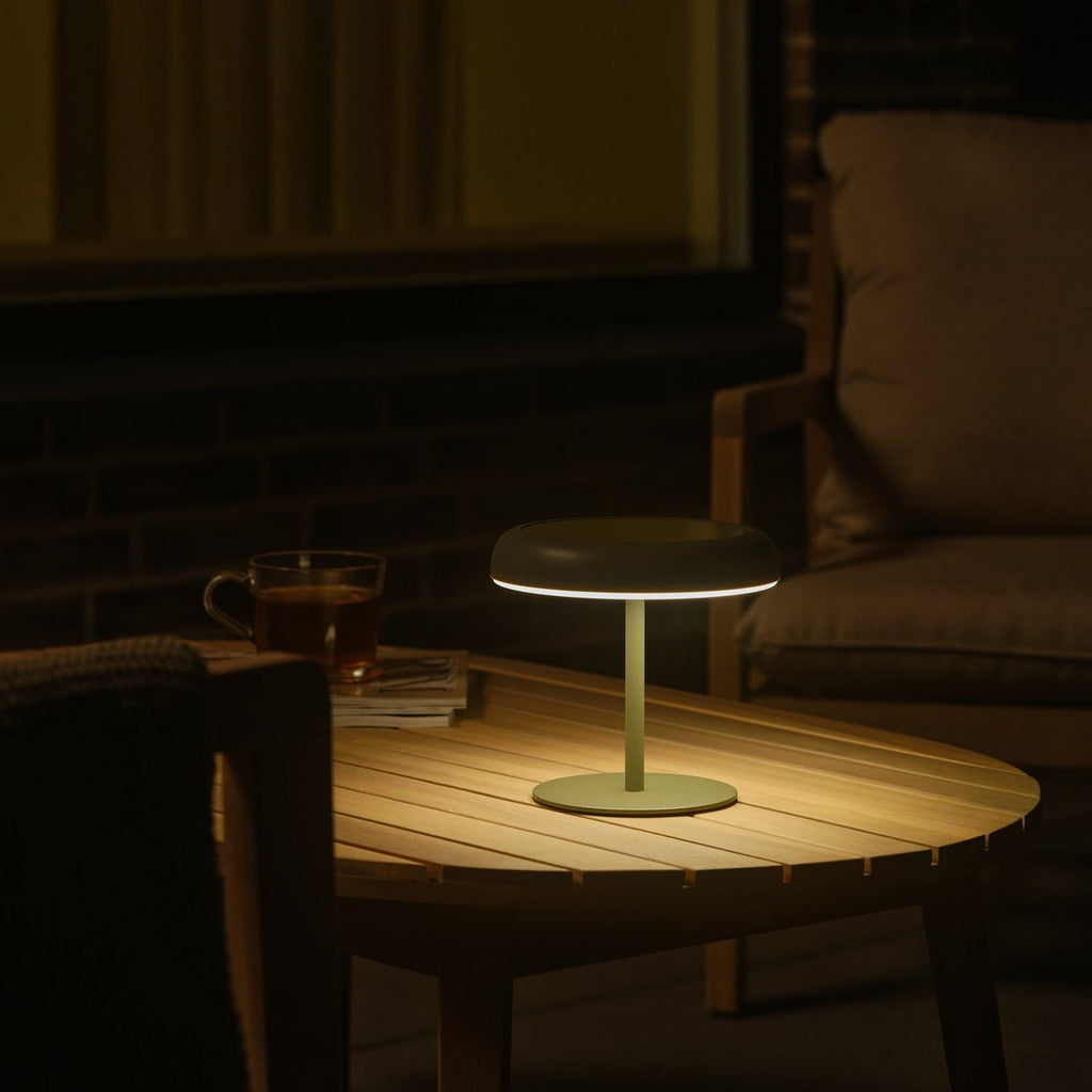 LED solcelle bordlampe Elmer grønn metall dimbar IP44 detalj av knapp