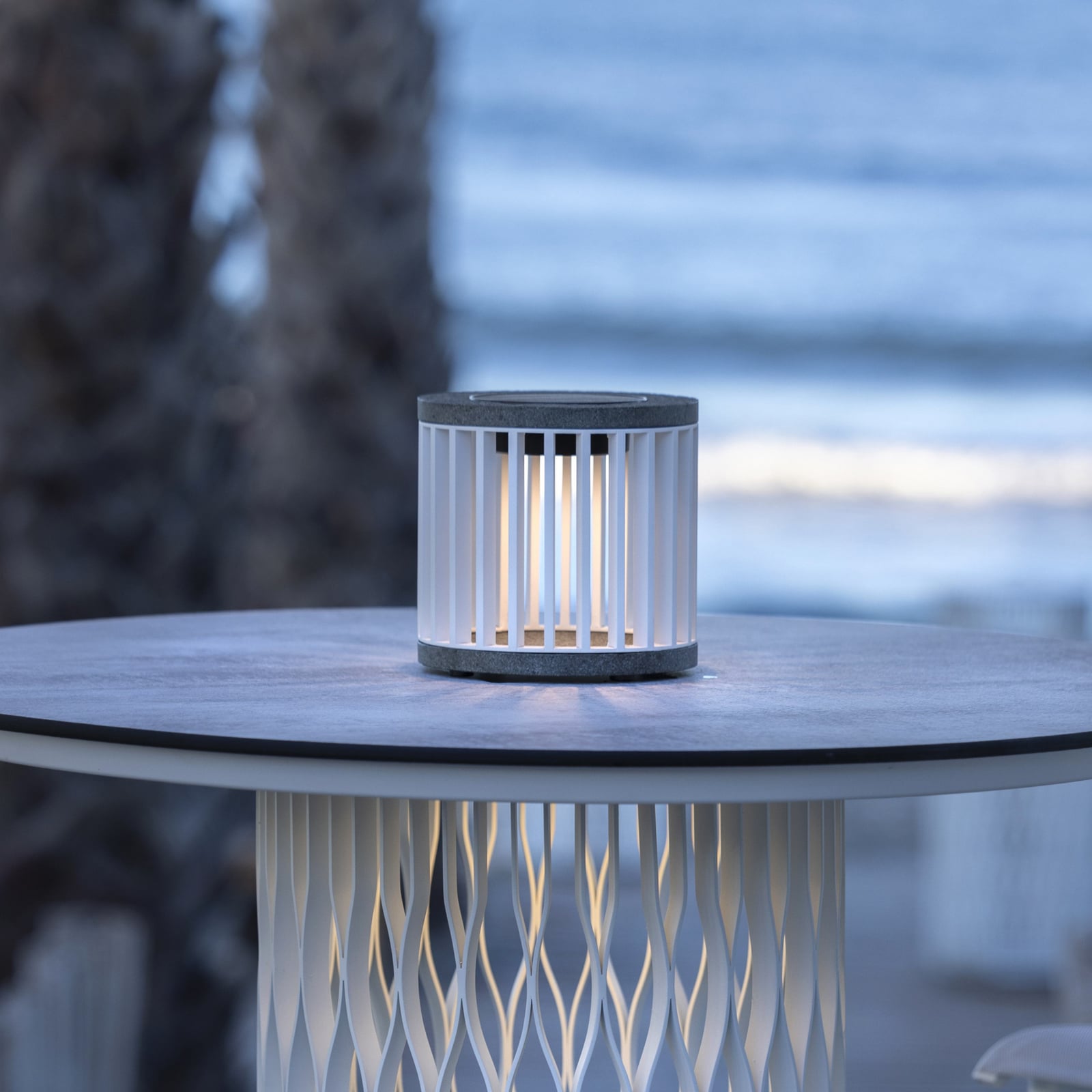 LED solcelle-bordlampe Halo aluminium/granitt hvit IP66 bakside