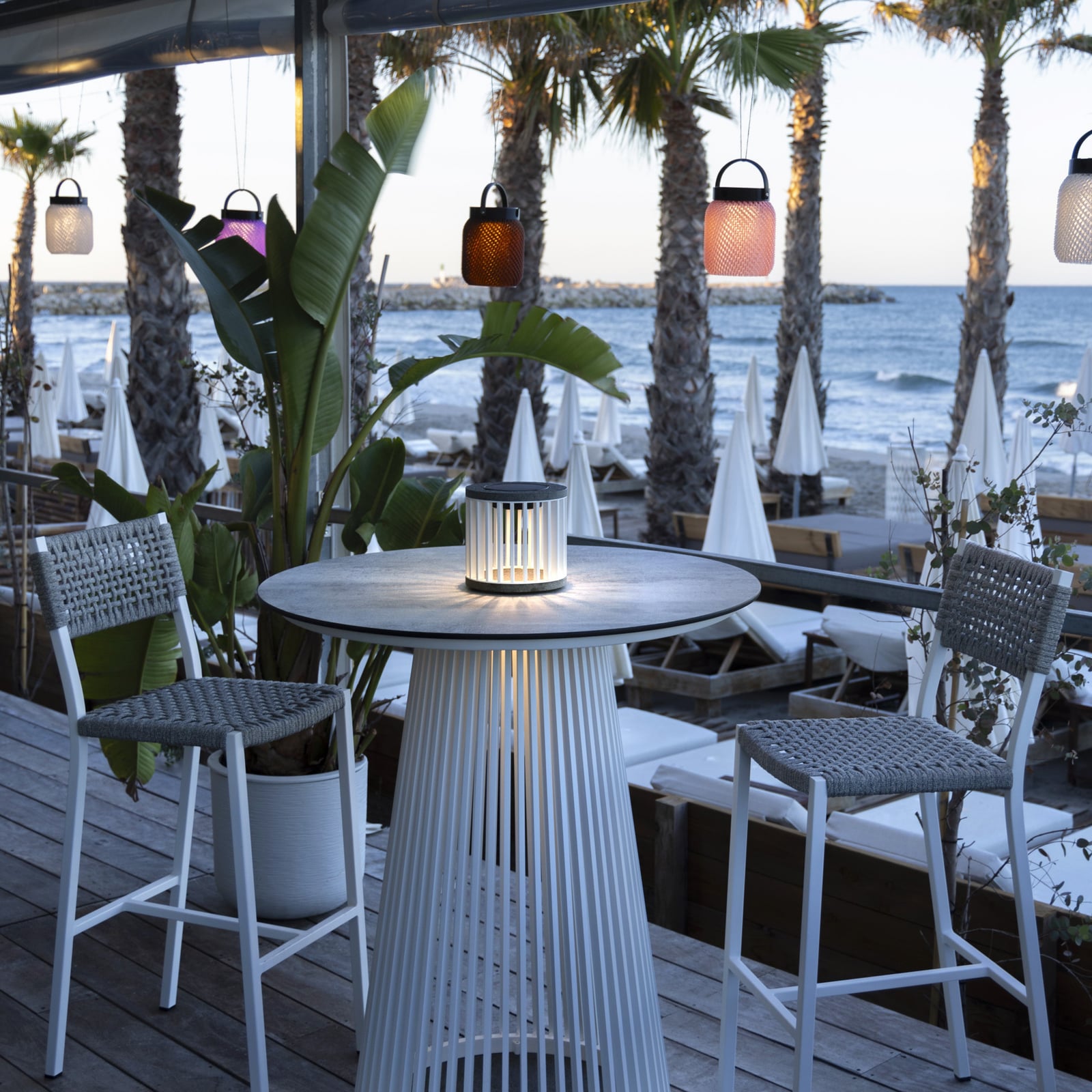 LED solcelle-bordlampe Halo aluminium/granitt hvit IP66 lysmodus