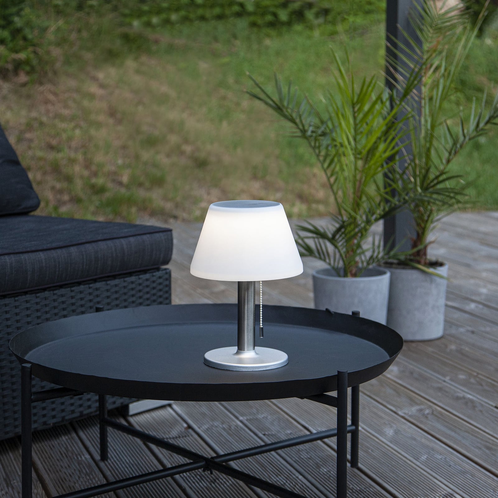 Detalj av LED solcelle-bordlampe Solia hvit/grå dimbar IP44