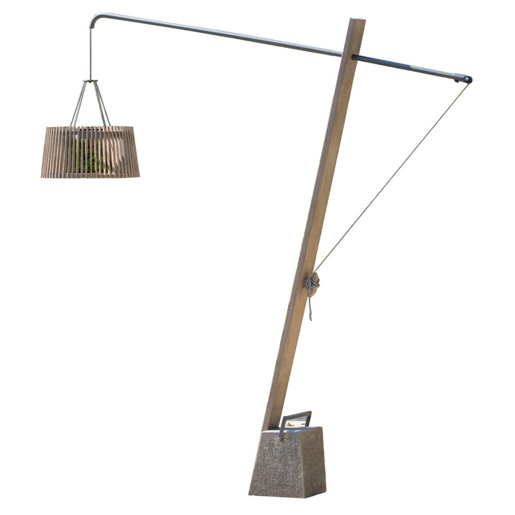 Nærbilde av teaklamellene på LED solcelle-gulvlampe Skaal teak med bevegelsessensor IP55