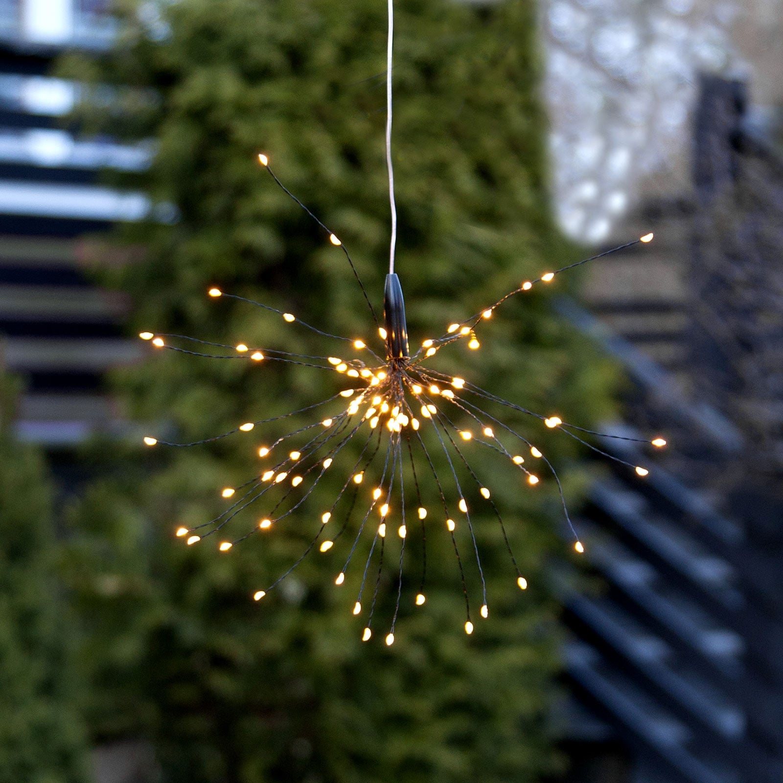 LED solcelle pendellampe Firework Ø26 cm svart IP44 opphengslengde