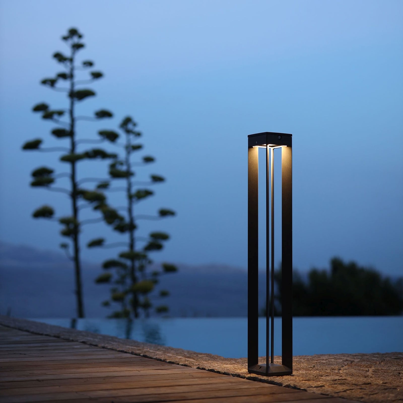 LED solcelle sti-lampe Borne bakside grå aluminium