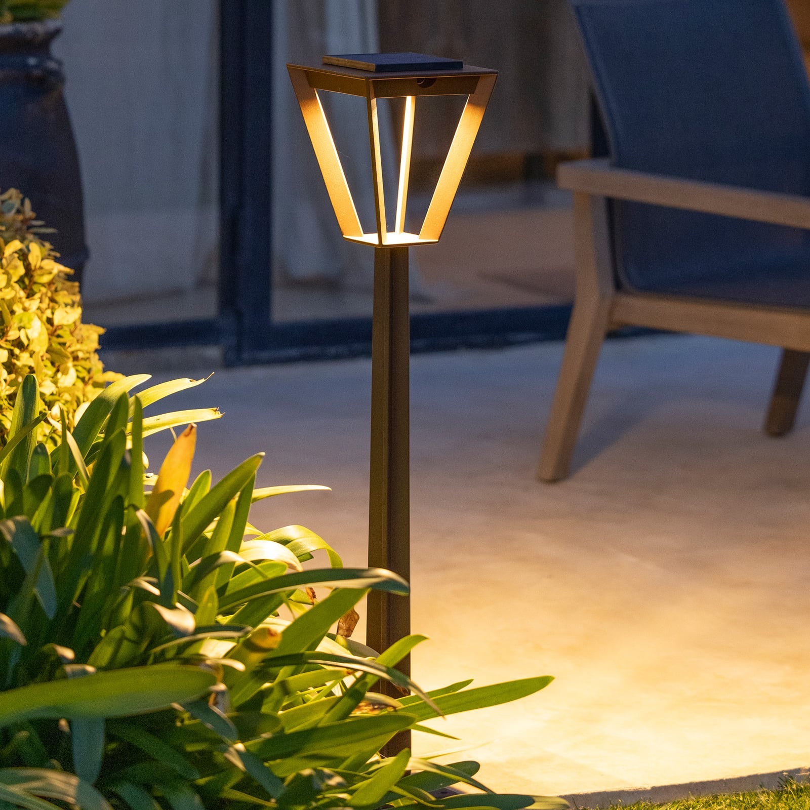 LED solcelle sti-lampe Metro med bevegelsessensor corten IP55 bakside