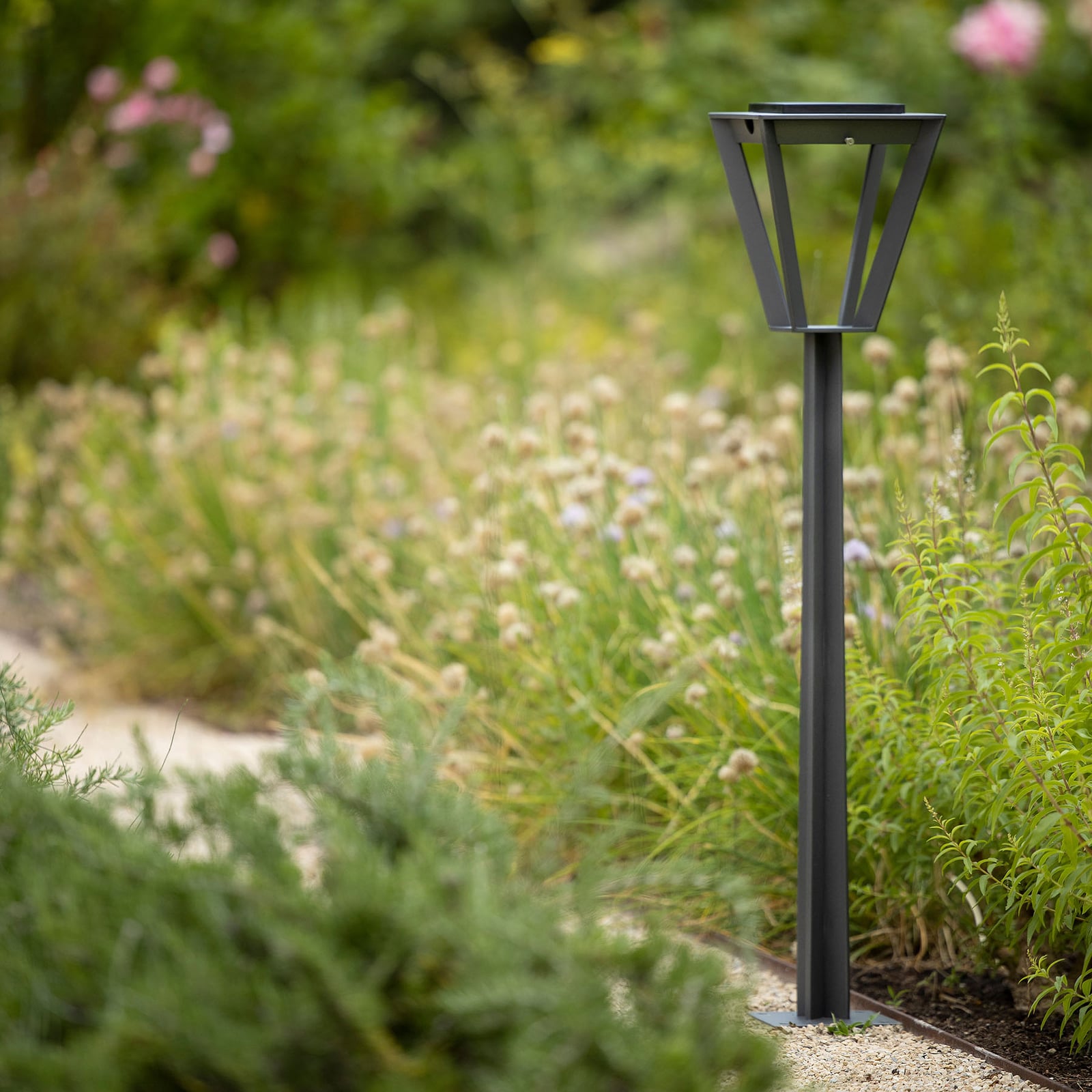 LED solcelle sti-lampe Metro med sensor grå forfra