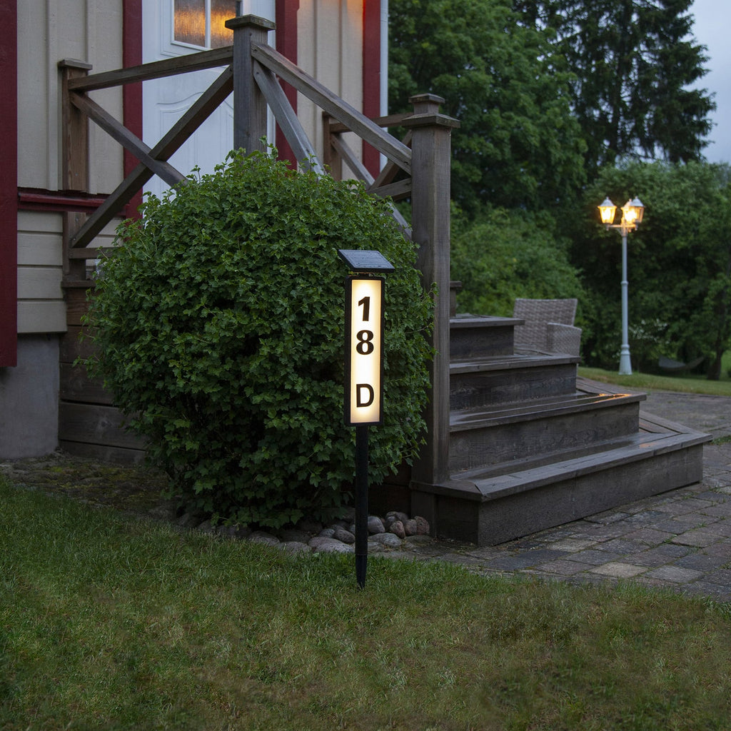 LED solcelle-sti-lampe Pathy med husnummervisning bakside