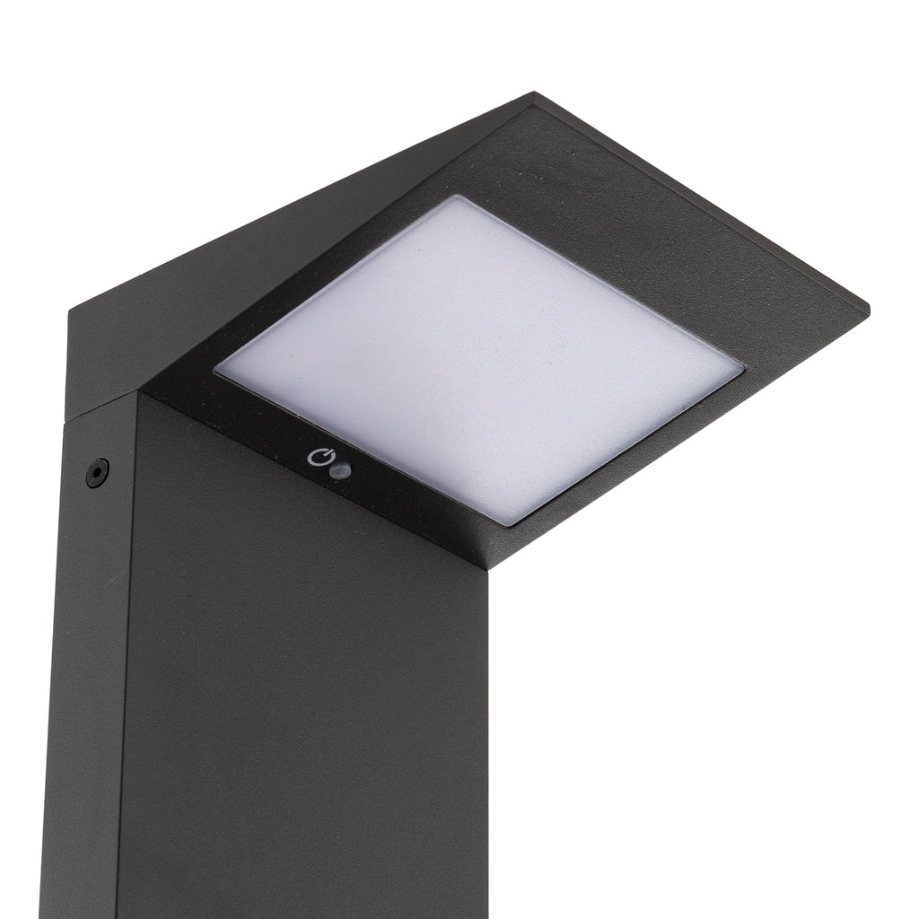 LED solcelle sti-lampe Soleil antrasitt montert i hage