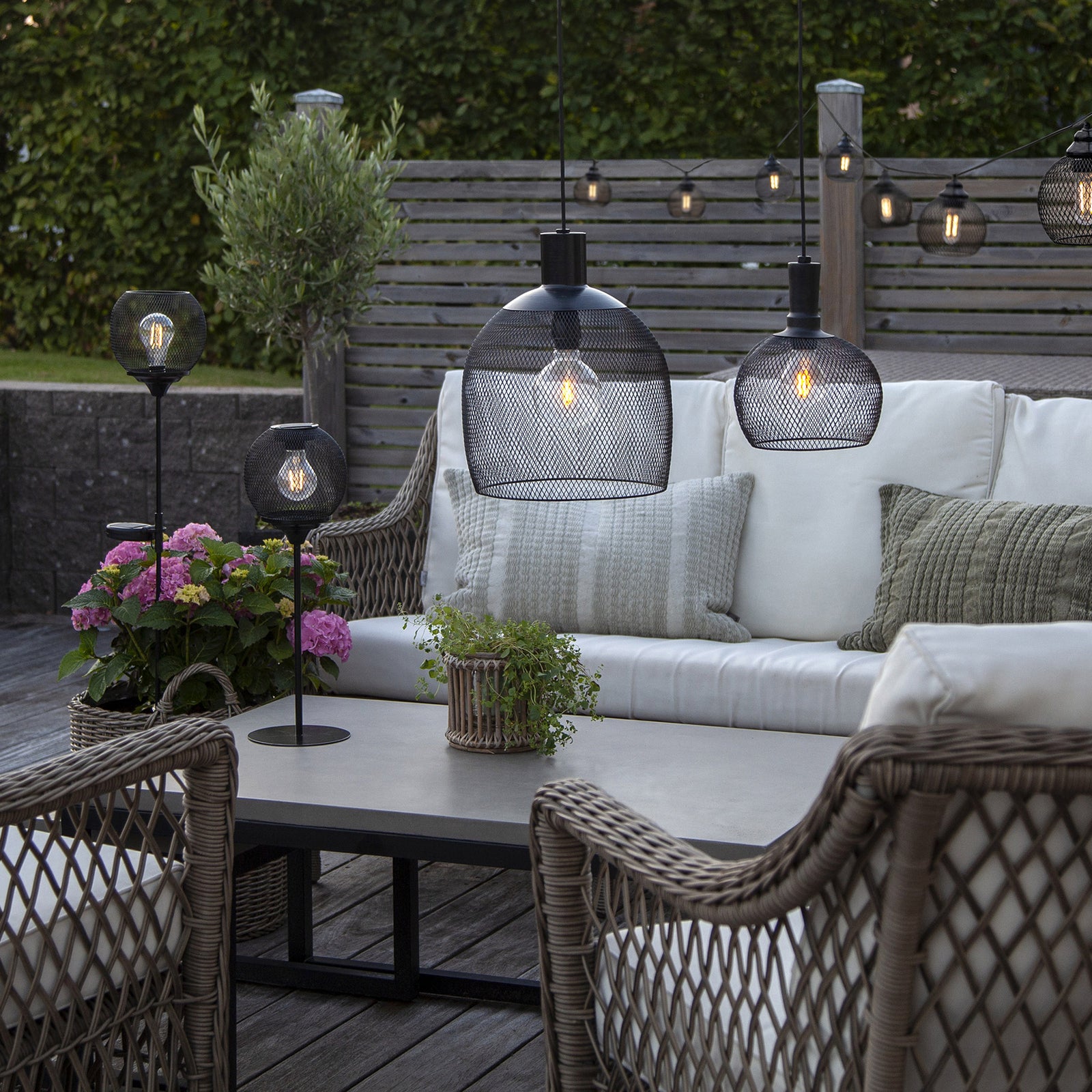 LED solcelle sti-lampe Sunlight med spyd IP44 bakside