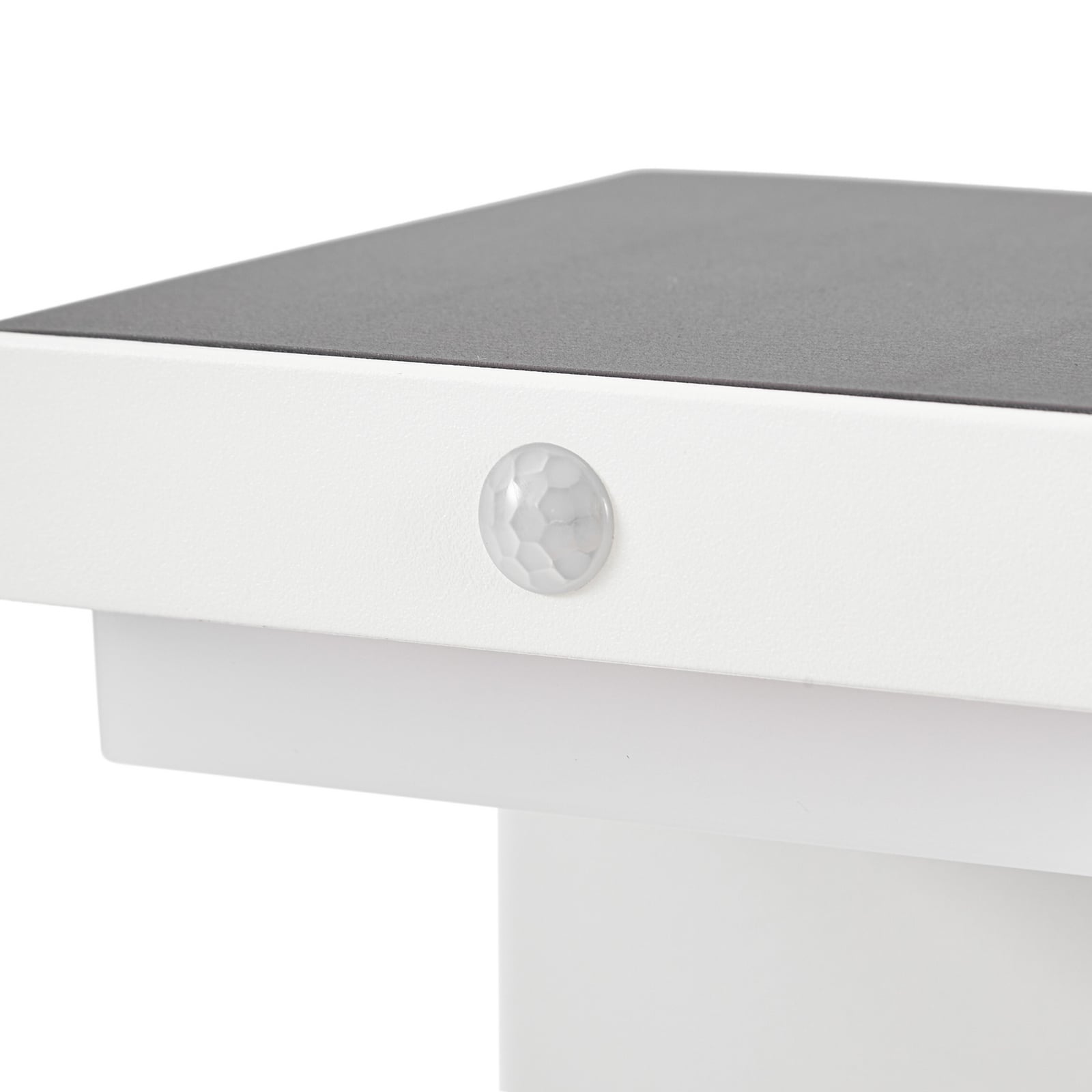 LED solcelle stolpelampe Eleazar hvit aluminium dimbar IP44 med USB-C lading