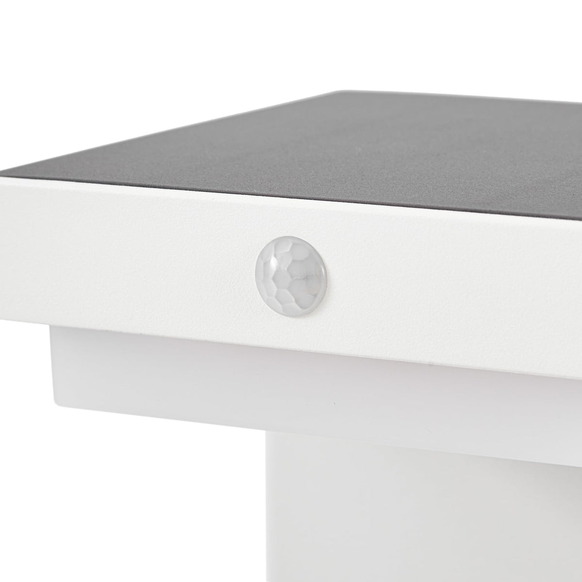 LED solcelle stolpelampe Eleazar hvit aluminium dimbar IP44 med USB-C lading