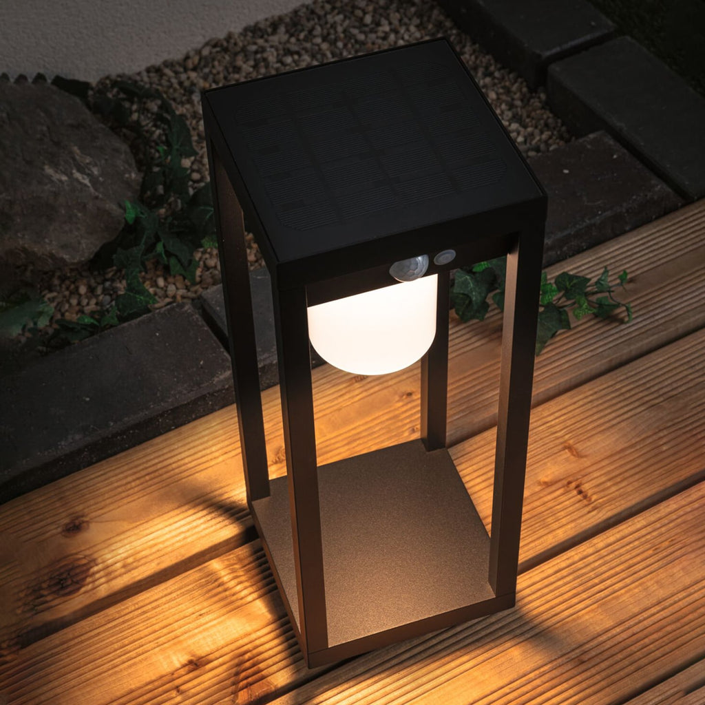 LED solcelle stolpelampe Marisol med bevegelsessensor IP44 forfra