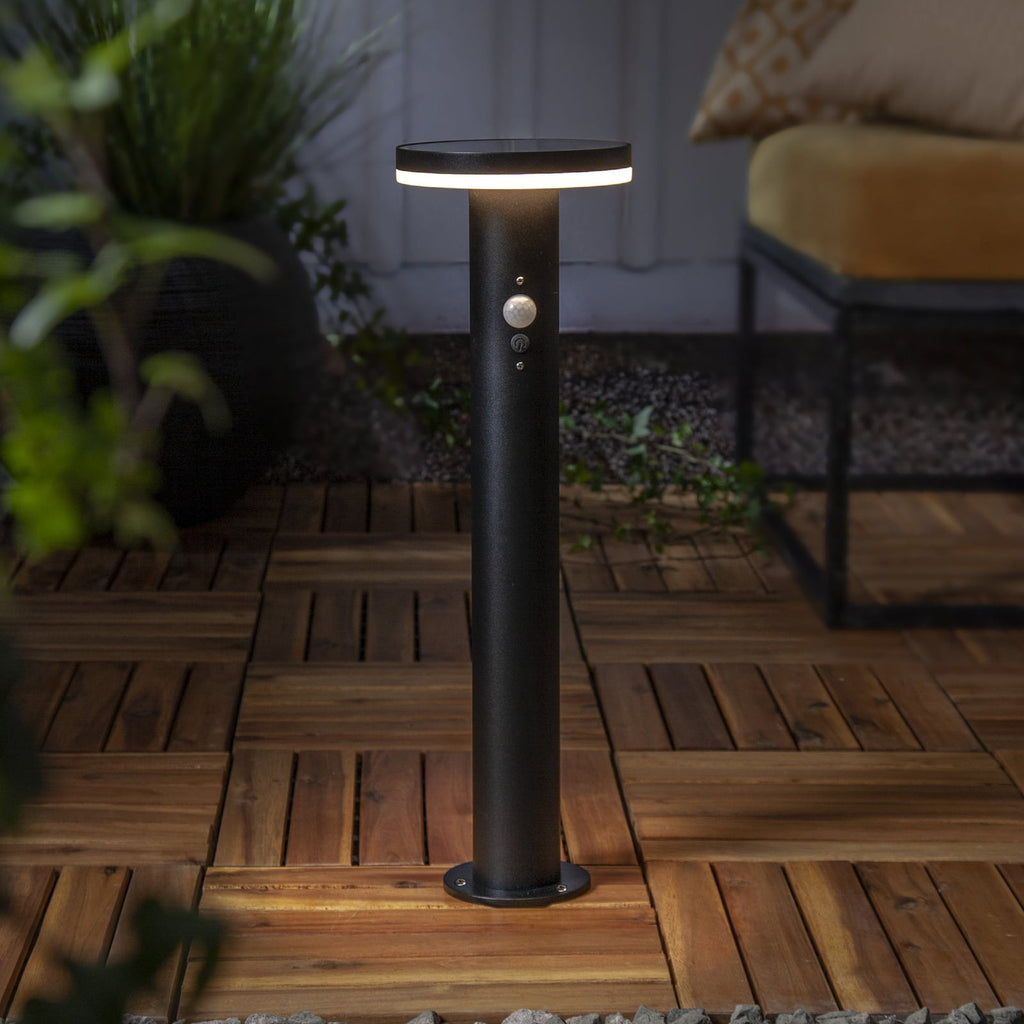 LED solcelle stolpelampe Valletta med bevegelsessensor svart bakside