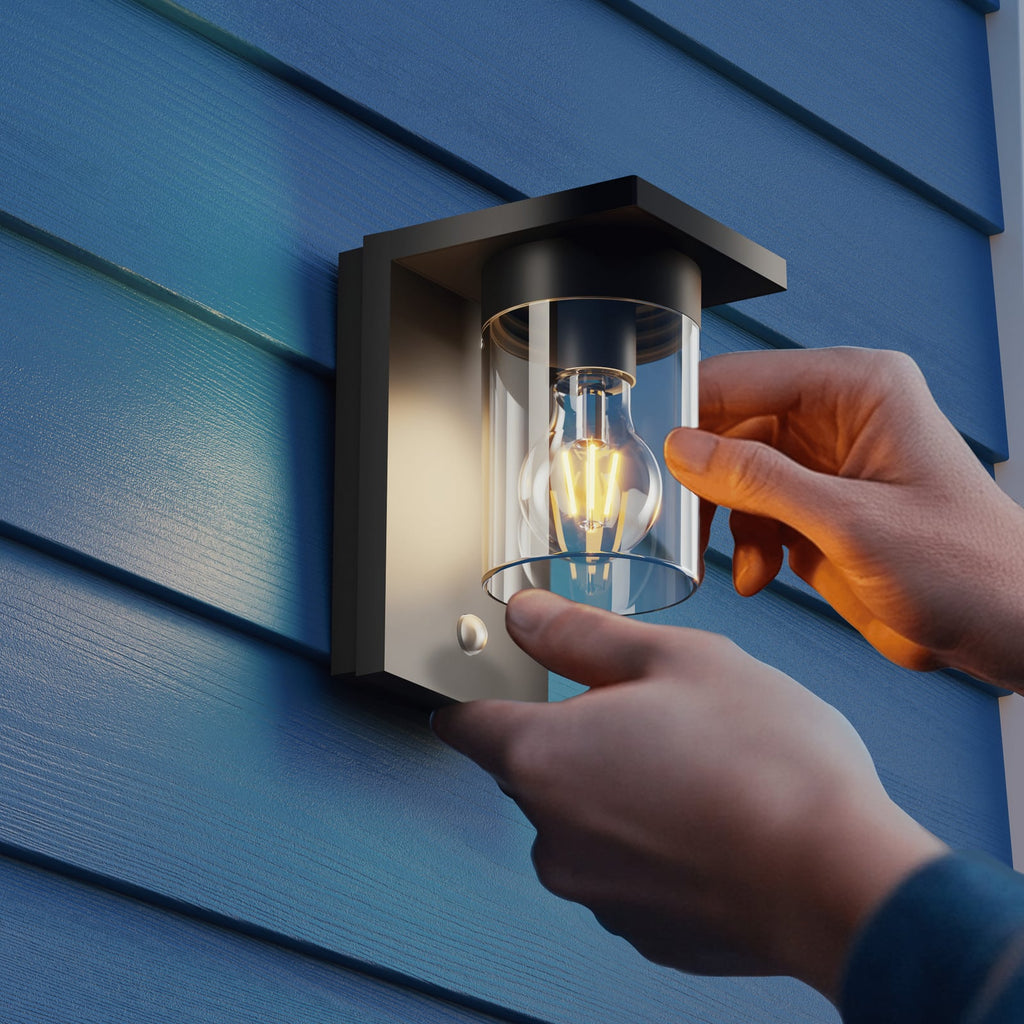 LED solcelle utevegglampe Asti med bevegelsessensor svart IP44 bakside