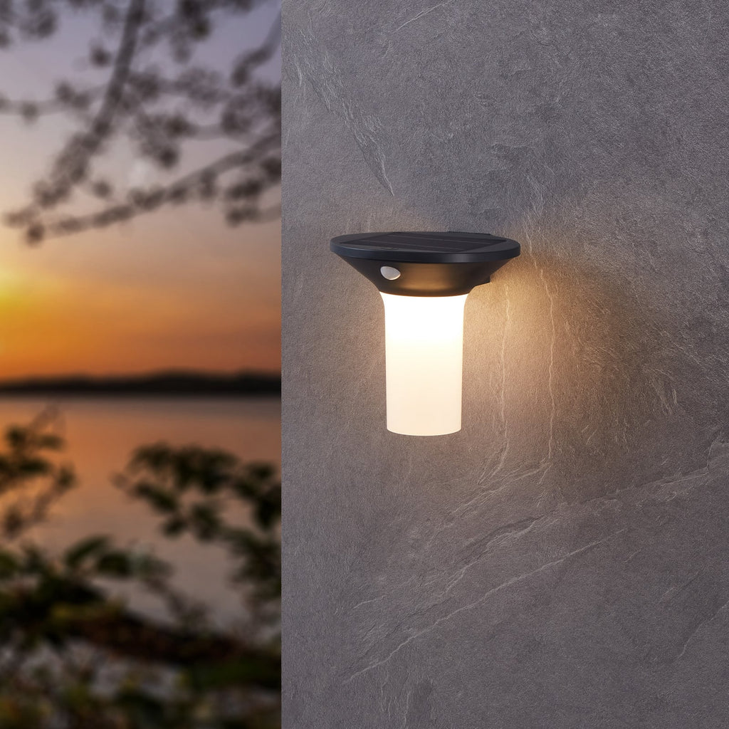 Baksiden av LED solcelle utevegglampe Corbezzola med bevegelsessensor