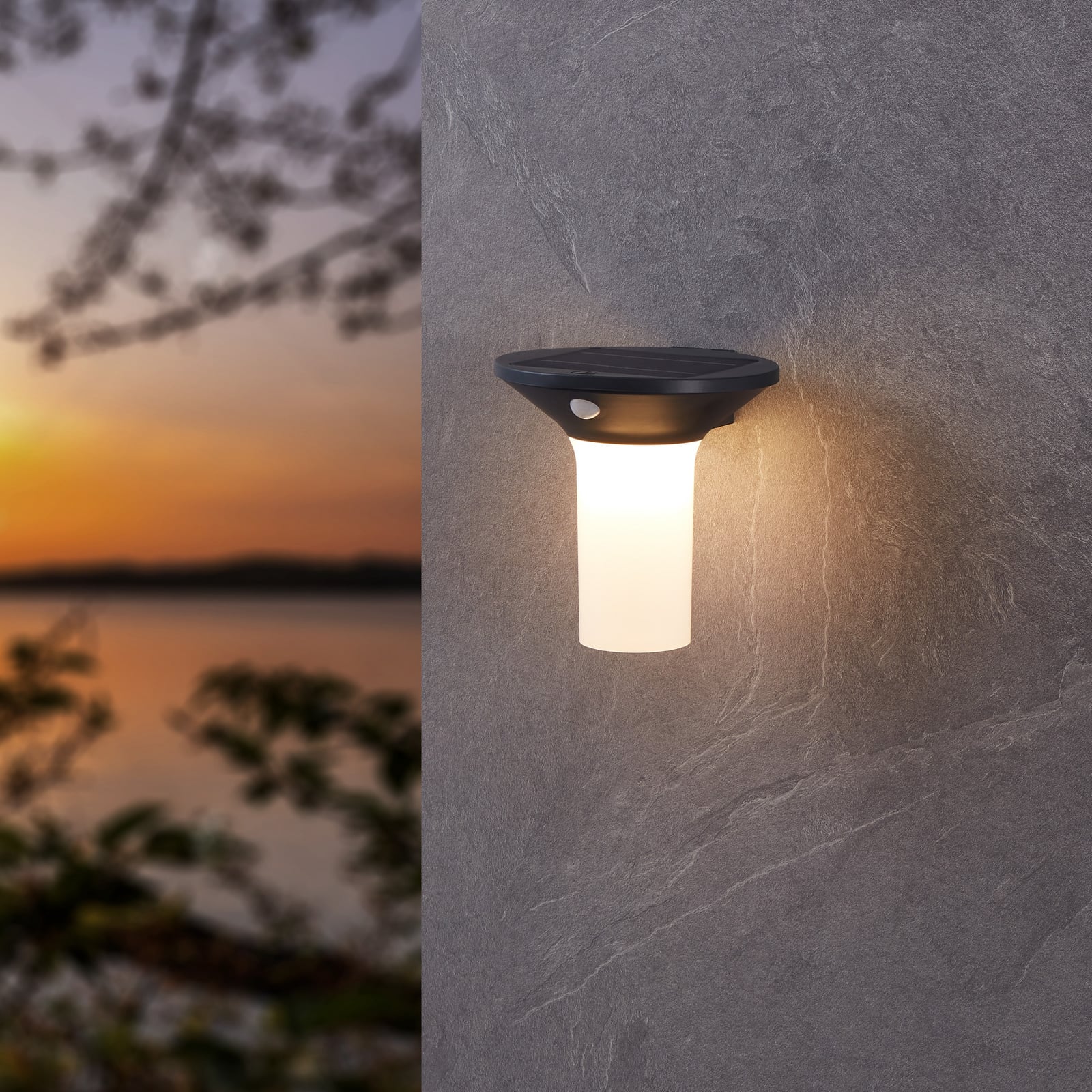 Baksiden av LED solcelle utevegglampe Corbezzola med bevegelsessensor