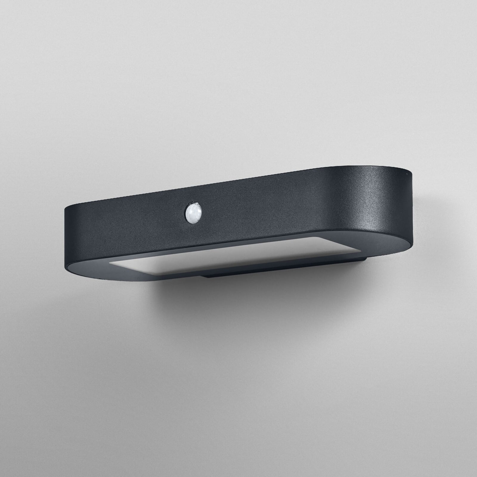 Montert LED solcelle utevegglampe Endura Style oval 34 cm med sensor på vegg