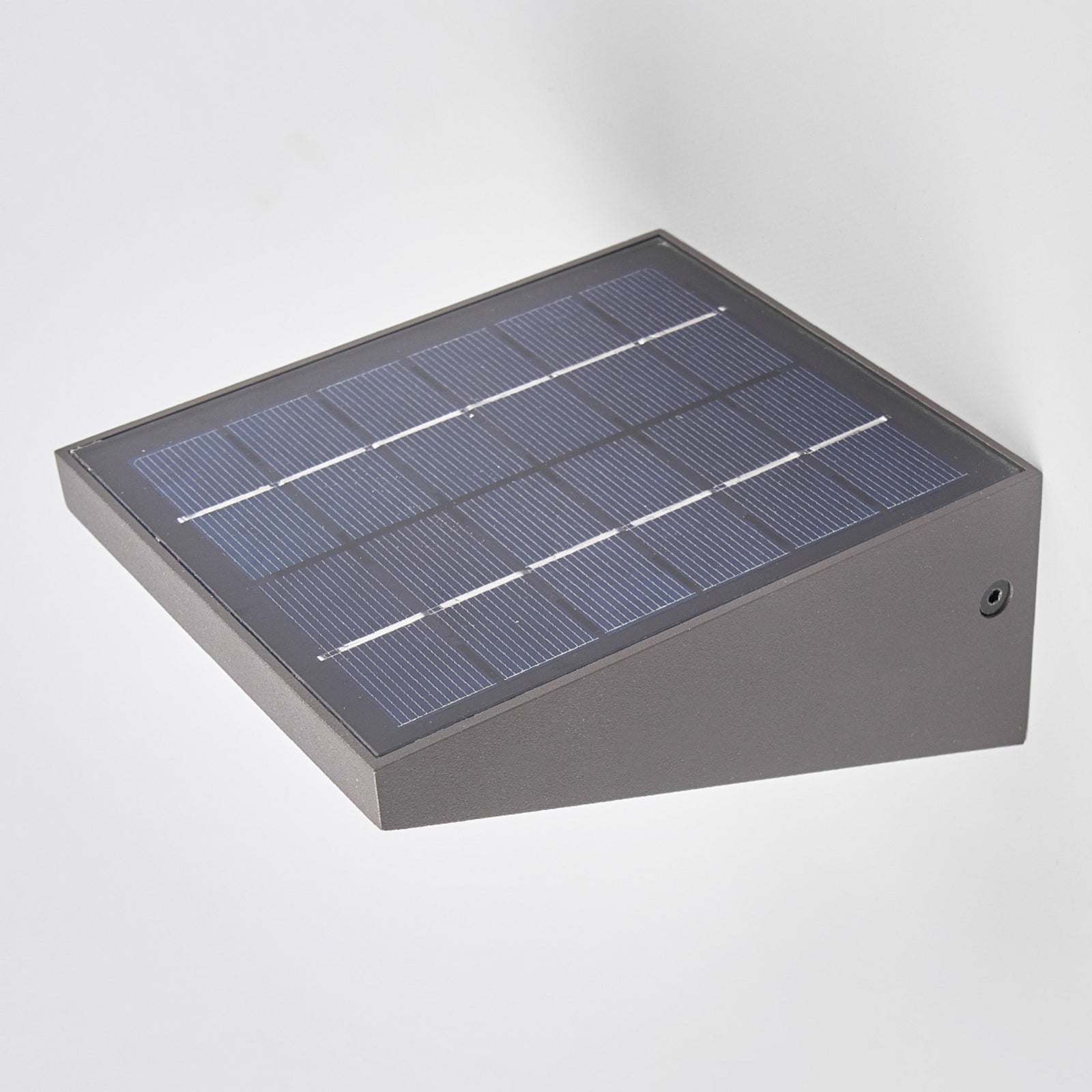 LED solcelle utevegglampe Felin med bevegelsessensor IP54 lysmodus