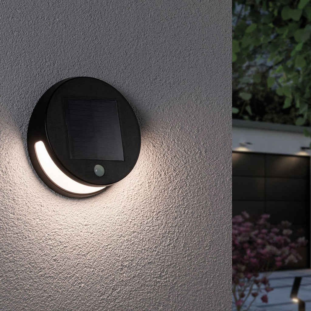 Sidebilde av LED solcelle utevegglampe Helena med IP44-beskyttelse