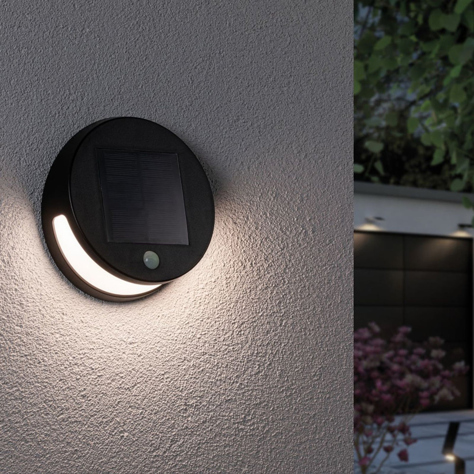 Sidebilde av LED solcelle utevegglampe Helena med IP44-beskyttelse
