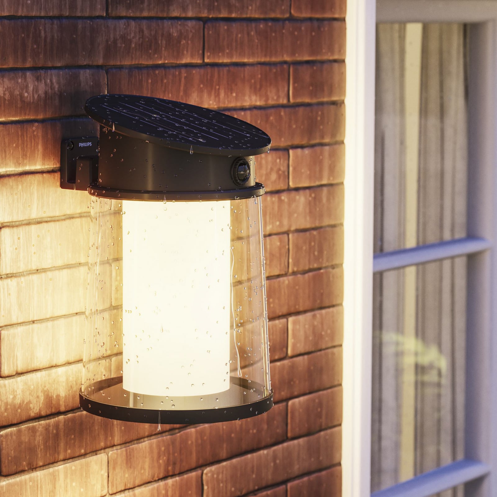 LED solcelle-utevegglampe Juda med bevegelsessensor IP44 fra Philips bakside