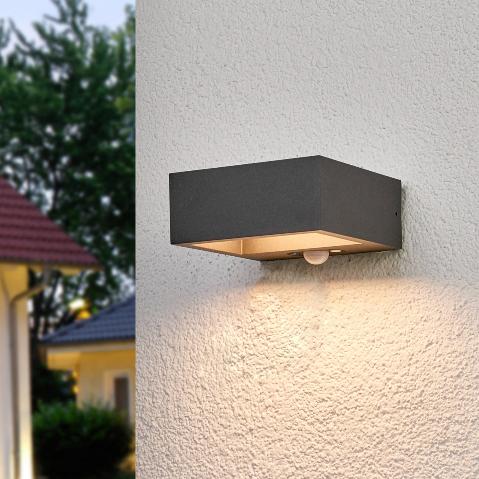 LED solcelle utevegglampe Mahra med bevegelsessensor antrasitt IP54 forfra