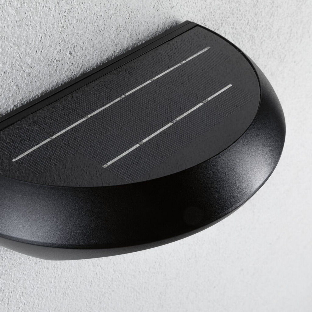 Nærbilde av LED solcelle utevegglampe Sorova sensor