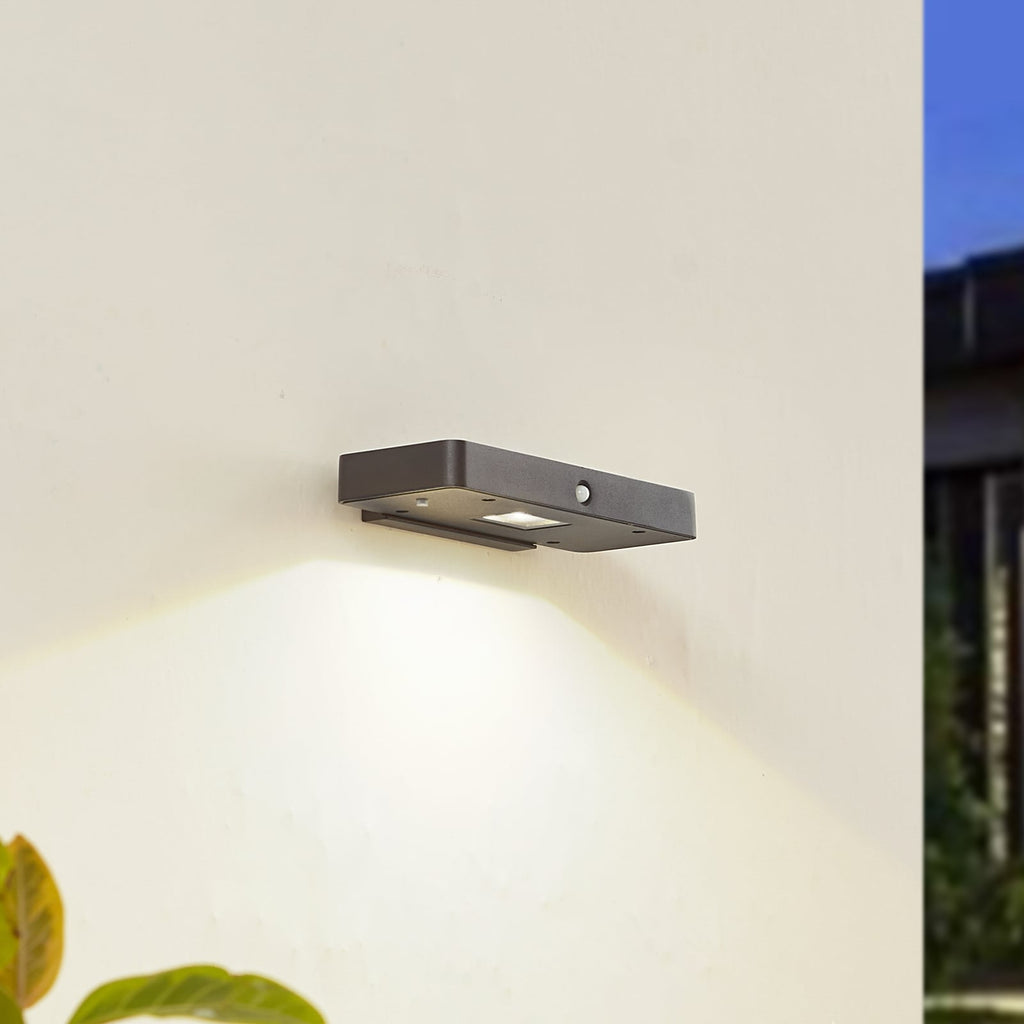 LED solcelle utevegglampe Tavon med sensor svart dimbar IP54 forfra