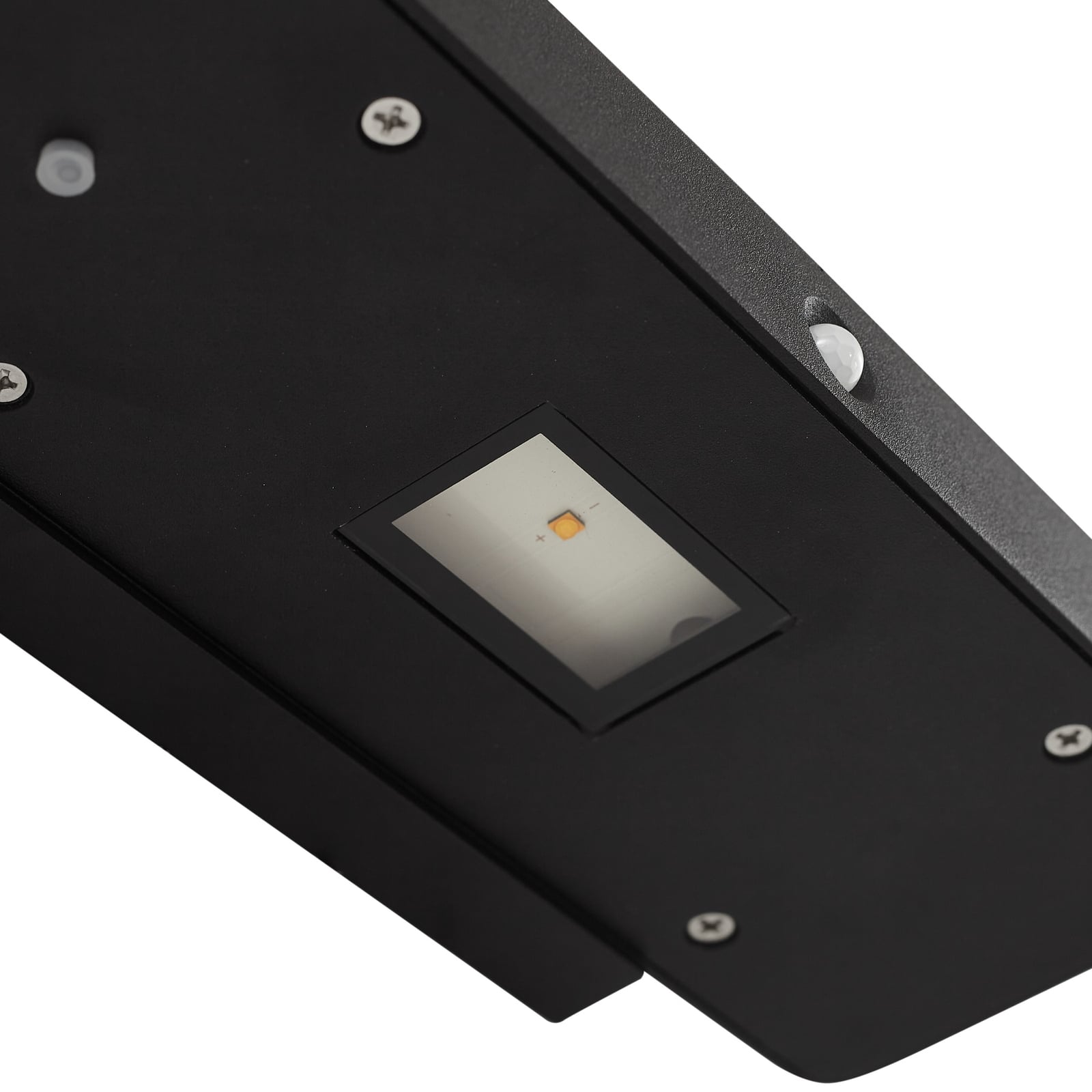 LED solcelle utevegglampe Tavon med sensor svart dimbar IP54 monteringsdetalj