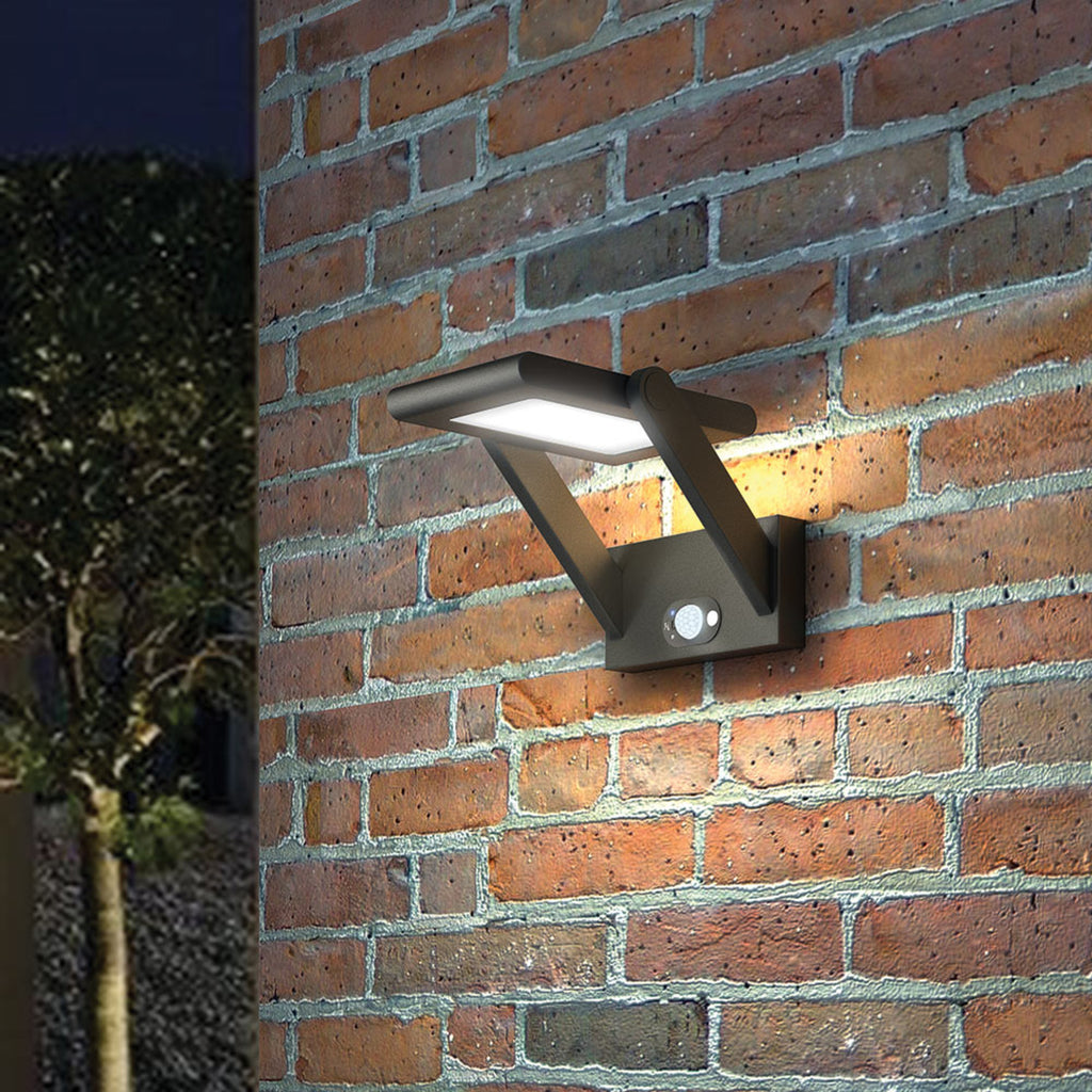 Nærbilde av solcellepanel på LED solcelle utevegglampe Valerian med bevegelsessensor IP54