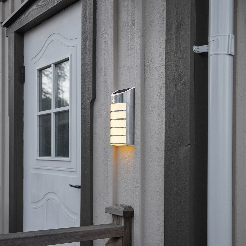 LED solcelle utevegglampe Wally med bevegelsessensor IP44 grå hvit bakside