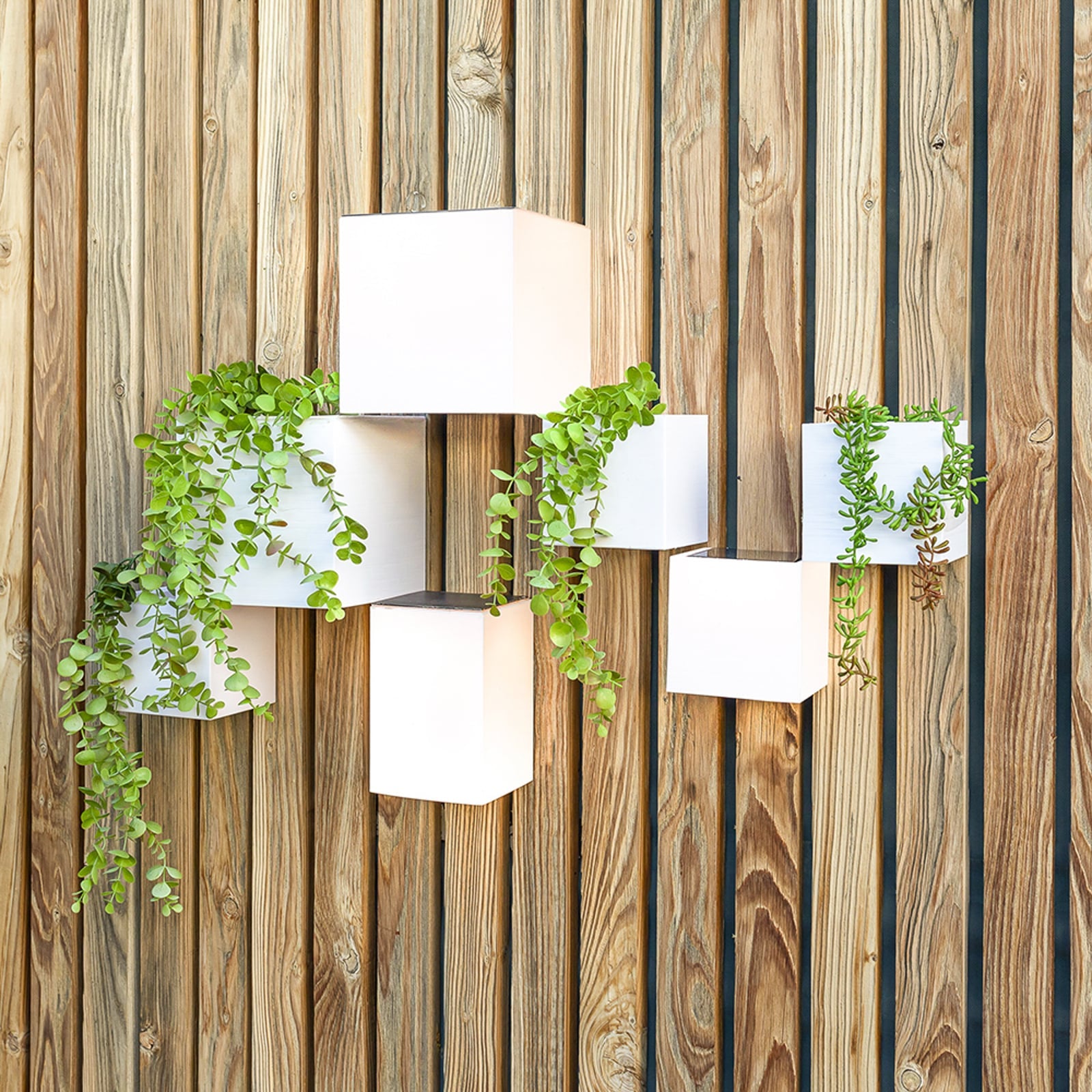 LED solcelle utevegglampe Wally hvit 12x18 cm IP65 montert på vegg