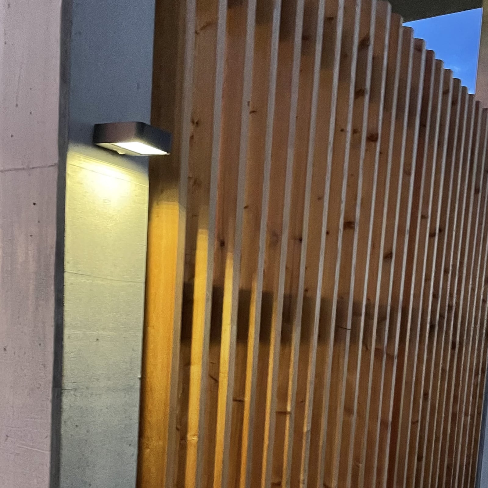 LED solcelle utevegglampe Wandia lys i mørket