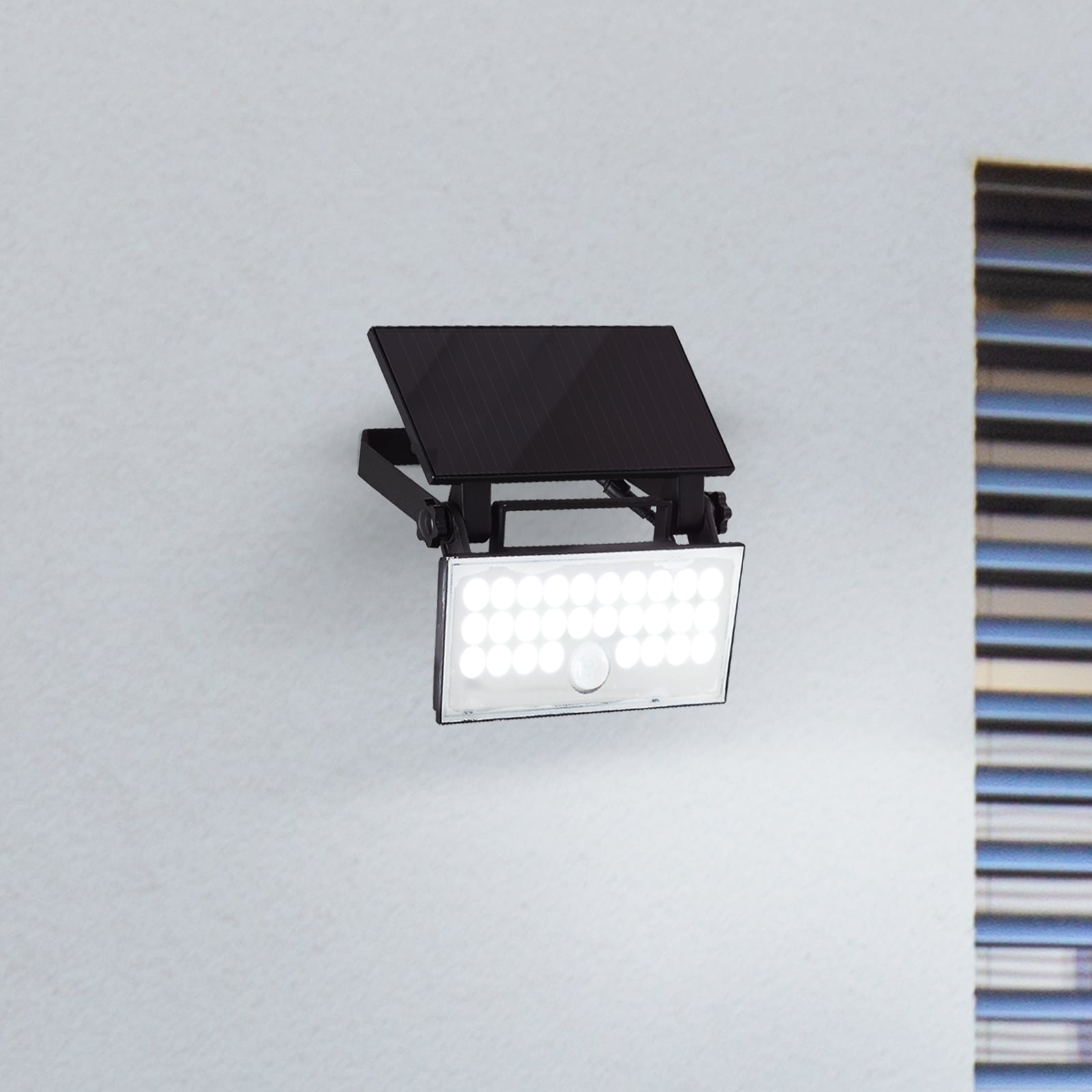 LED solcelle-uteveggspot Luton svingbar svart 6W IP65 forfra