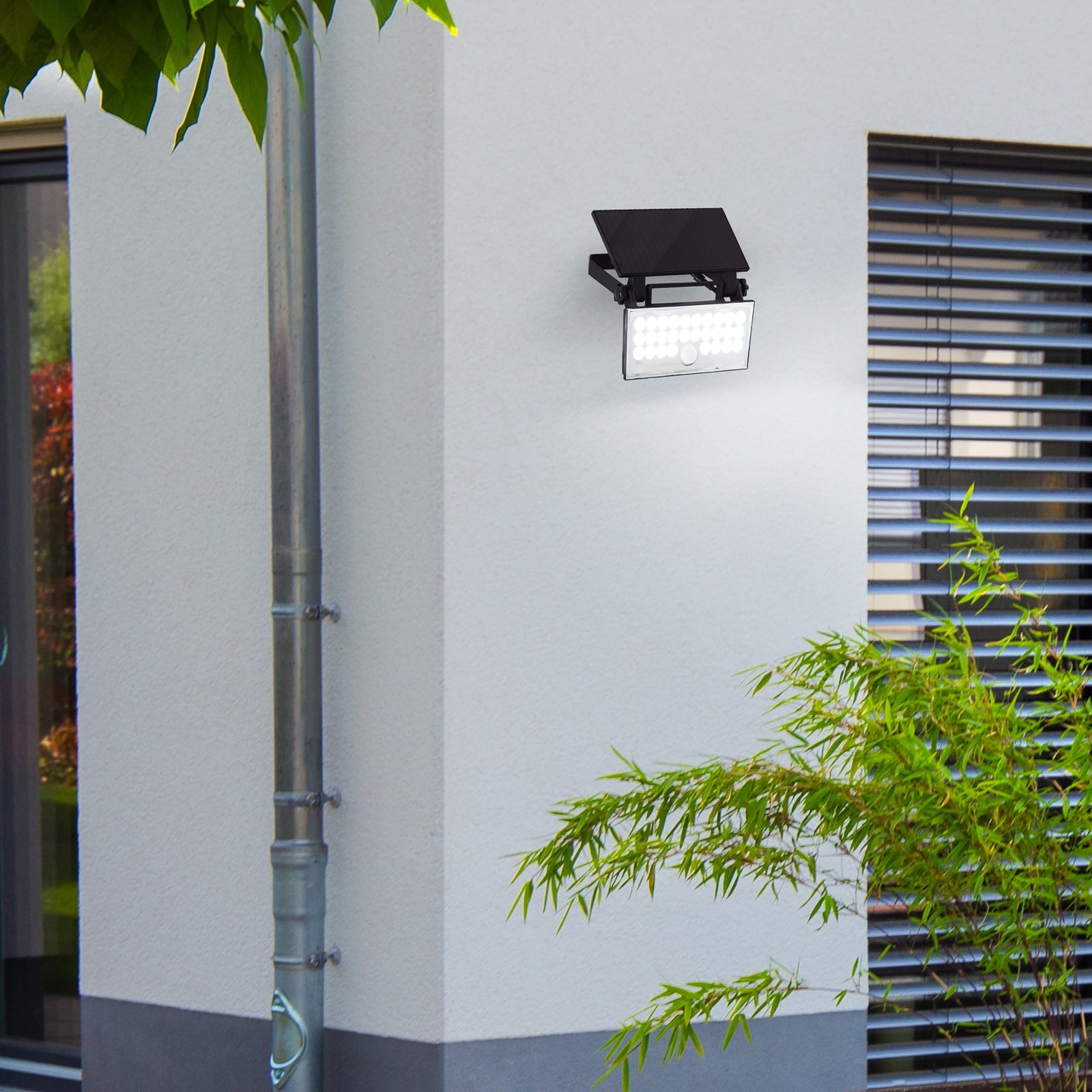 LED solcelle-uteveggspot Luton svingbar svart 6W IP65 bakside