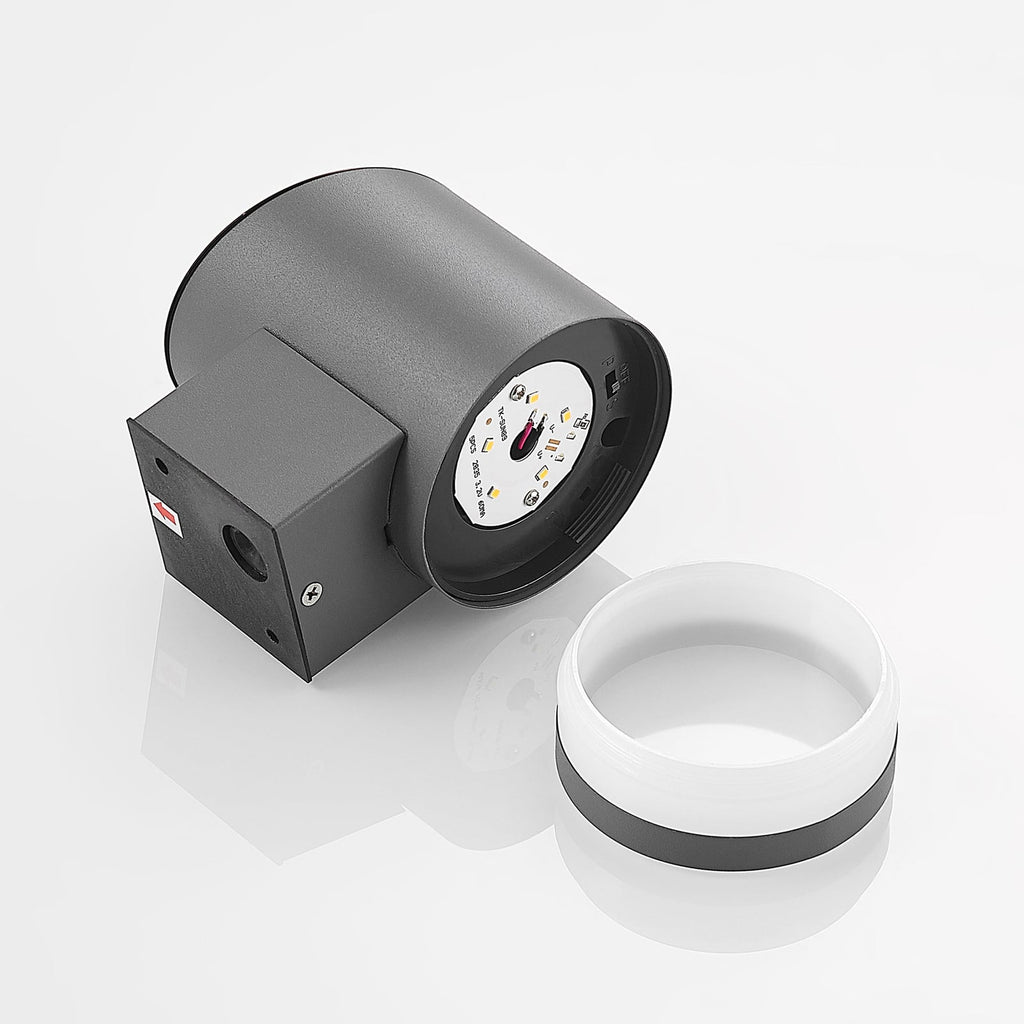 LED solcelle vegglampe Bentlas antrasitt installasjon