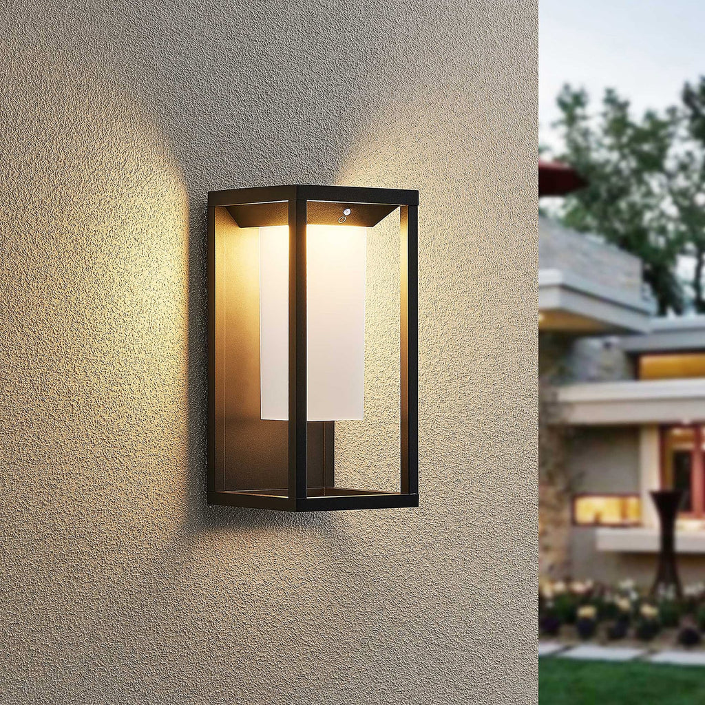 LED solcelle vegglampe Eliel med skumringssensor IP54 bakside