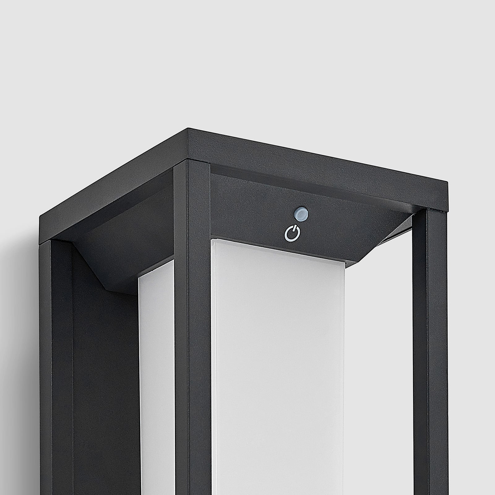 LED solcelle vegglampe Eliel med skumringssensor IP54 sideprofil