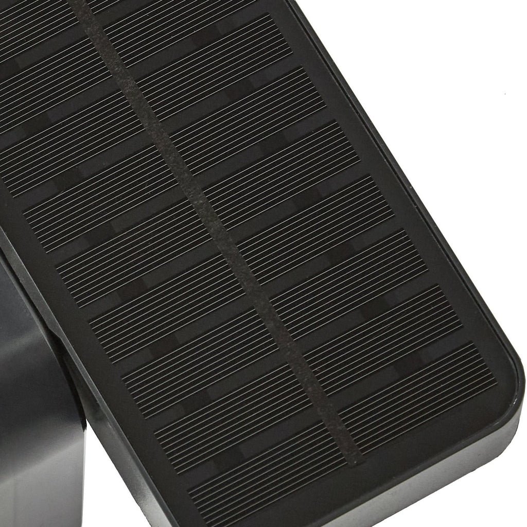 LED solcelle-vegglampe Tarlson med bevegelsessensor antrasitt IP44 i bruk