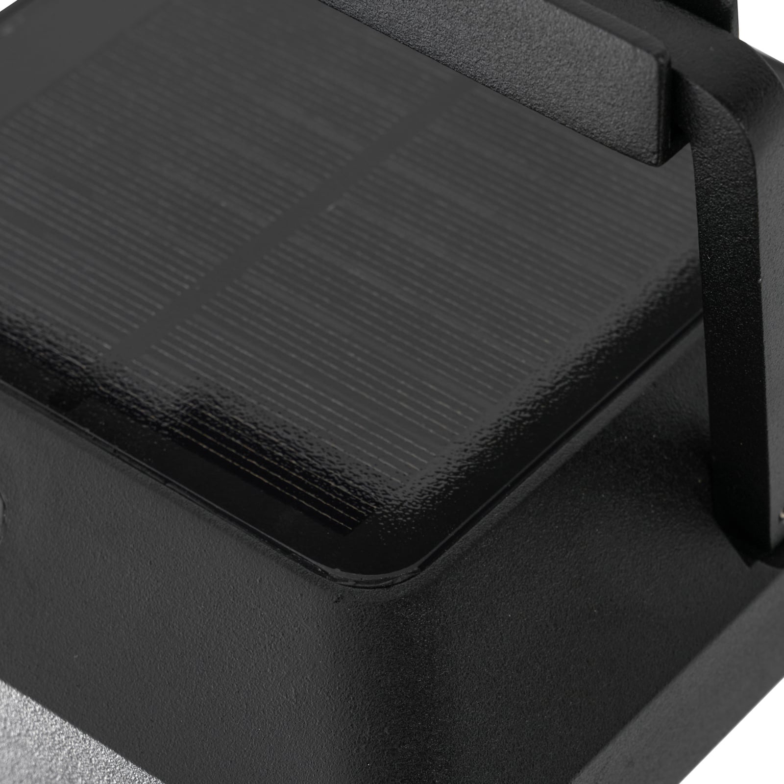 LED solcelle-vegglampe Tilena kantet dimbar svart IP54 USB-C lading