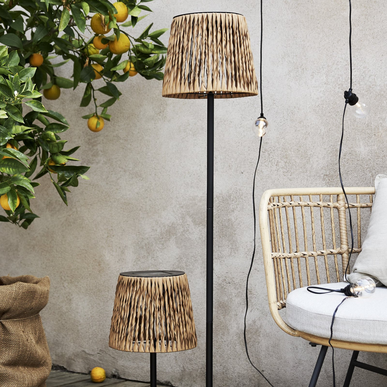 LED solcellebordlampe Cesta rattanlook brun/svart med solcellepanel